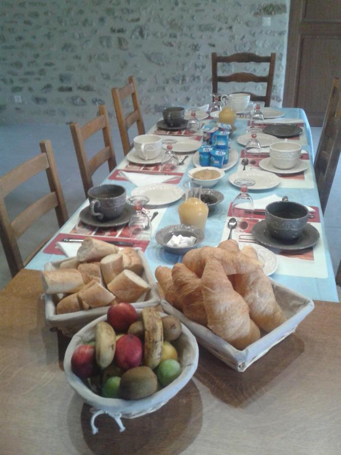 Domaine De La Rue Bed & Breakfast La Berthenoux Luaran gambar